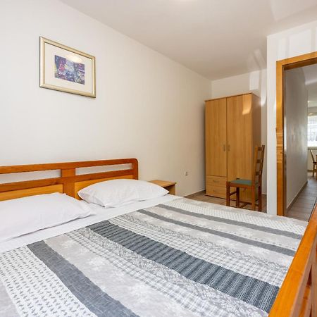 Apartments Obradovic Dramalj Ngoại thất bức ảnh
