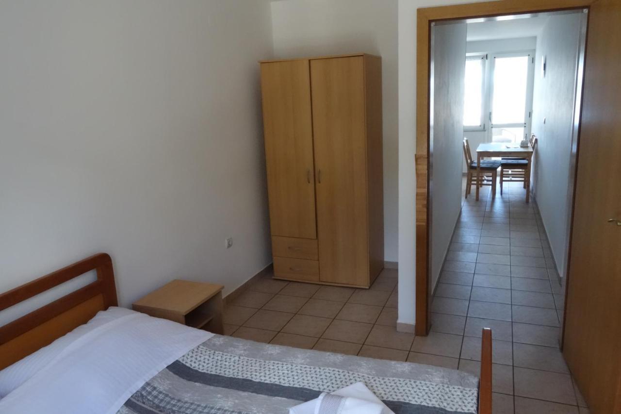 Apartments Obradovic Dramalj Ngoại thất bức ảnh